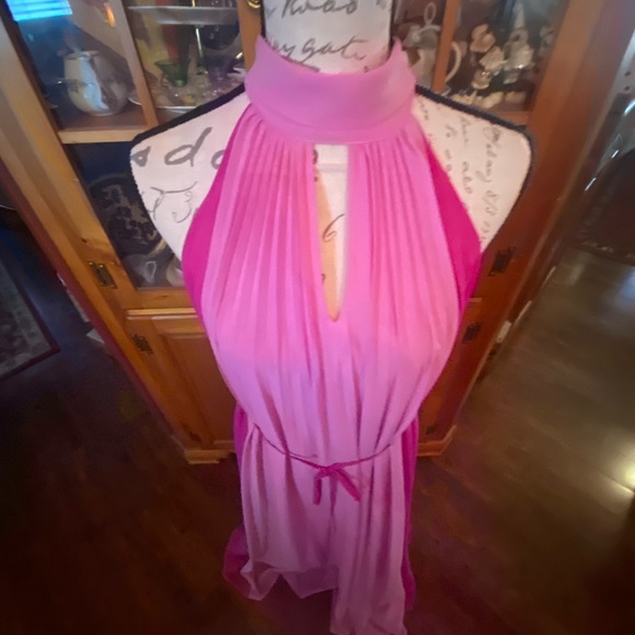 Dress - Picture 2 of 8